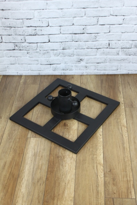 Metalowy Stojak Na Choinkę Z Pojemnikiem Na Wodę "Vita Square"